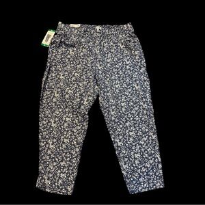 NWT Jessica Simpson XL Soft Women’s pull on Pants.  Great for spring.